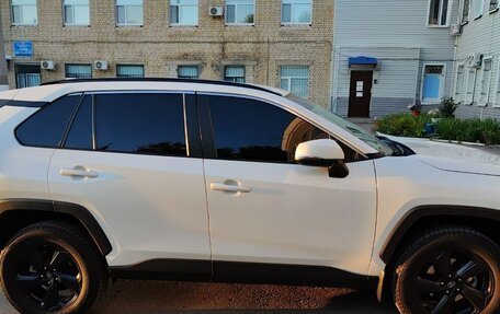 Toyota RAV4, 2021 год, 3 750 000 рублей, 3 фотография
