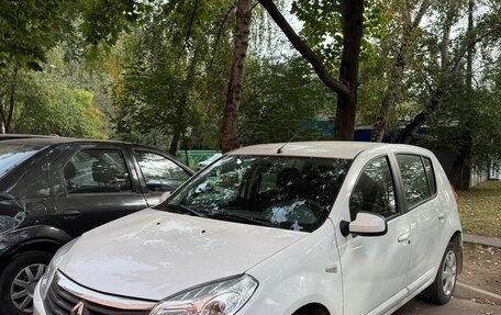 Renault Sandero I, 2014 год, 560 000 рублей, 2 фотография