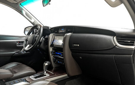 Toyota Fortuner II, 2017 год, 3 315 000 рублей, 13 фотография