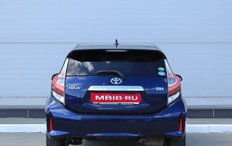 Toyota Aqua I, 2017 год, 700 000 рублей, 6 фотография