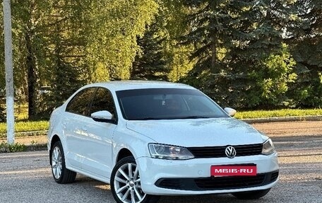 Volkswagen Jetta VI, 2013 год, 1 099 999 рублей, 1 фотография