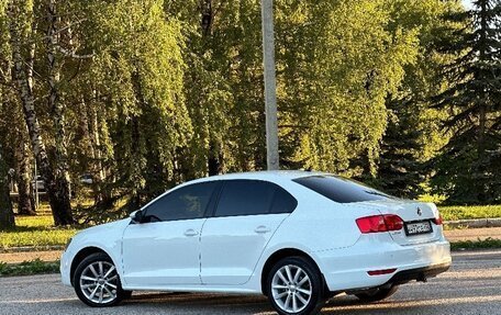 Volkswagen Jetta VI, 2013 год, 1 099 999 рублей, 3 фотография