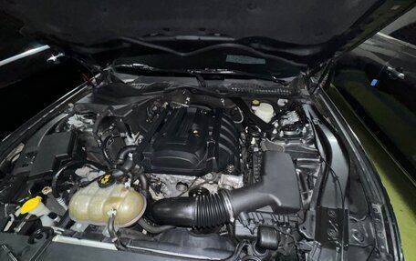 Ford Mustang VI рестайлинг, 2016 год, 3 200 000 рублей, 3 фотография