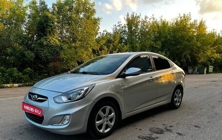 Hyundai Solaris II рестайлинг, 2013 год, 770 000 рублей, 2 фотография
