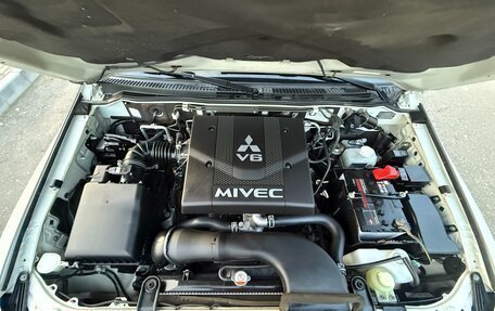 Mitsubishi Pajero IV, 2019 год, 3 300 000 рублей, 13 фотография