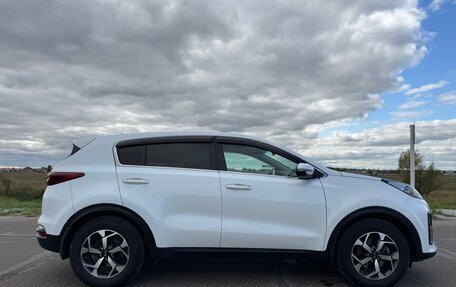 KIA Sportage IV рестайлинг, 2020 год, 2 400 000 рублей, 3 фотография