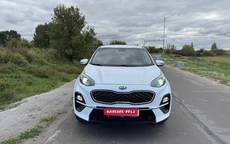 KIA Sportage IV рестайлинг, 2020 год, 2 400 000 рублей, 4 фотография