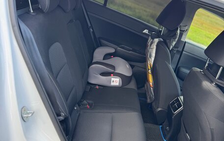 KIA Sportage IV рестайлинг, 2020 год, 2 400 000 рублей, 21 фотография