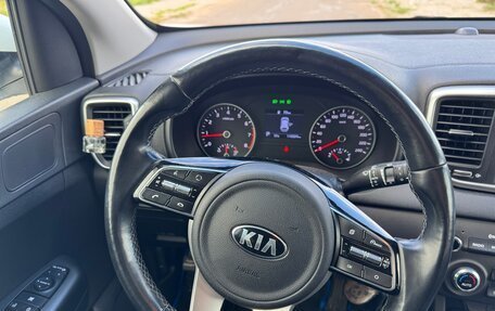 KIA Sportage IV рестайлинг, 2020 год, 2 400 000 рублей, 22 фотография