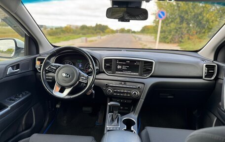 KIA Sportage IV рестайлинг, 2020 год, 2 400 000 рублей, 23 фотография