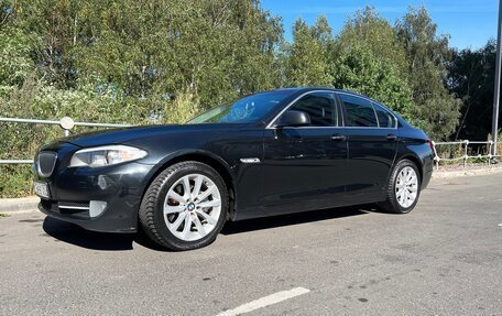 BMW 5 серия, 2010 год, 1 300 000 рублей, 2 фотография