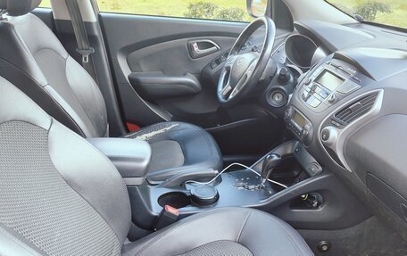 Hyundai ix35 I рестайлинг, 2011 год, 950 000 рублей, 9 фотография