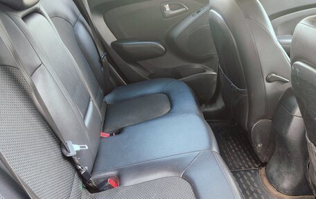 Hyundai ix35 I рестайлинг, 2011 год, 950 000 рублей, 10 фотография