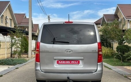 Hyundai H-1 II рестайлинг, 2015 год, 2 400 000 рублей, 7 фотография