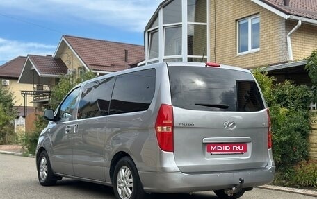 Hyundai H-1 II рестайлинг, 2015 год, 2 400 000 рублей, 5 фотография