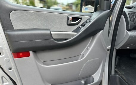 Hyundai H-1 II рестайлинг, 2015 год, 2 400 000 рублей, 16 фотография
