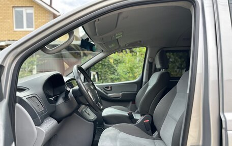 Hyundai H-1 II рестайлинг, 2015 год, 2 400 000 рублей, 15 фотография