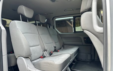Hyundai H-1 II рестайлинг, 2015 год, 2 400 000 рублей, 27 фотография