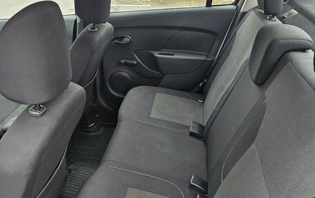 Renault Logan II, 2019 год, 850 000 рублей, 12 фотография