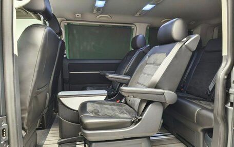 Volkswagen Multivan T6 рестайлинг, 2018 год, 4 390 000 рублей, 16 фотография