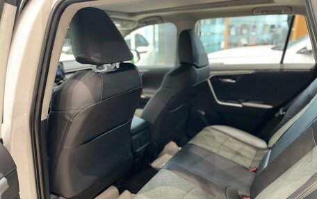 Toyota RAV4, 2025 год, 4 690 000 рублей, 14 фотография