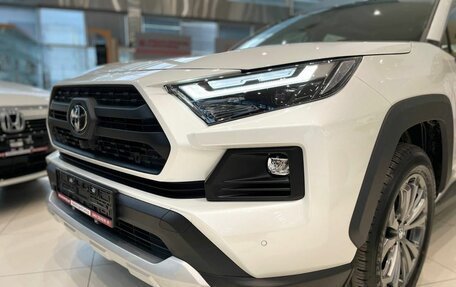 Toyota RAV4, 2025 год, 4 690 000 рублей, 24 фотография