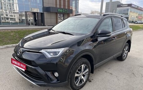 Toyota RAV4, 2019 год, 2 750 000 рублей, 3 фотография