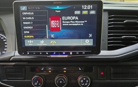 Volkswagen Transporter T6 рестайлинг, 2021 год, 4 200 000 рублей, 12 фотография