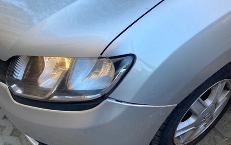 Renault Logan II, 2015 год, 650 000 рублей, 4 фотография