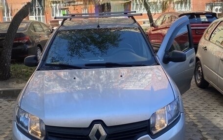 Renault Logan II, 2015 год, 650 000 рублей, 2 фотография