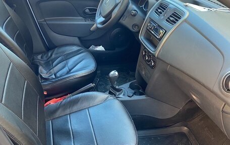 Renault Logan II, 2015 год, 650 000 рублей, 25 фотография