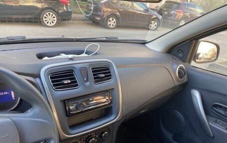 Renault Logan II, 2015 год, 650 000 рублей, 18 фотография