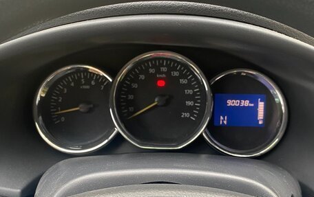 Renault Logan II, 2015 год, 650 000 рублей, 31 фотография