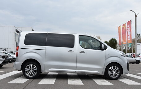 Peugeot Traveller I, 2017 год, 2 600 000 рублей, 9 фотография