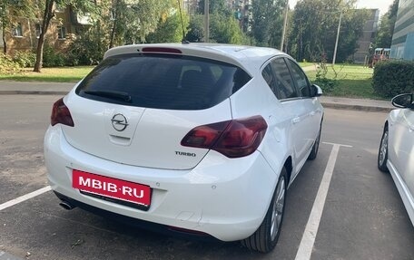 Opel Astra J, 2011 год, 650 000 рублей, 2 фотография