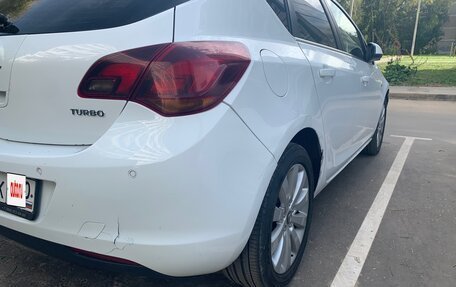Opel Astra J, 2011 год, 650 000 рублей, 11 фотография