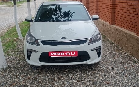 KIA Rio IV, 2017 год, 850 000 рублей, 2 фотография