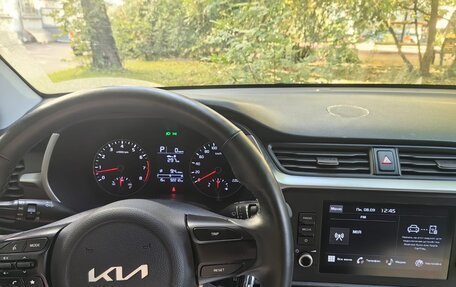 KIA Rio IV, 2022 год, 1 800 000 рублей, 6 фотография
