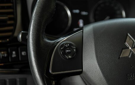 Mitsubishi Outlander III рестайлинг 3, 2018 год, 1 595 000 рублей, 9 фотография