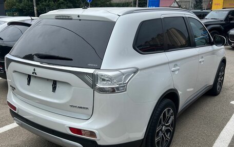 Mitsubishi Outlander III рестайлинг 3, 2014 год, 1 479 000 рублей, 4 фотография