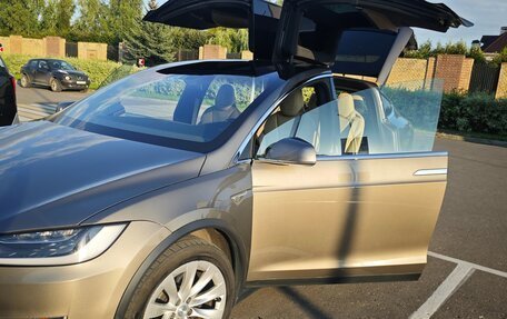 Tesla Model X I, 2016 год, 3 000 000 рублей, 20 фотография