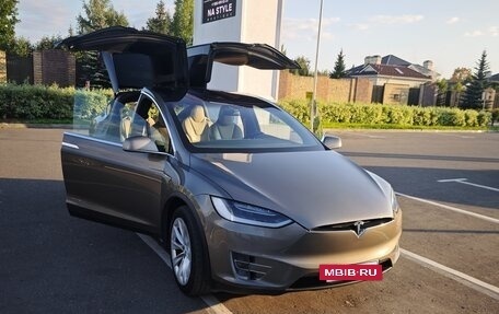 Tesla Model X I, 2016 год, 3 000 000 рублей, 22 фотография
