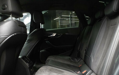 Audi A4, 2016 год, 2 350 000 рублей, 10 фотография