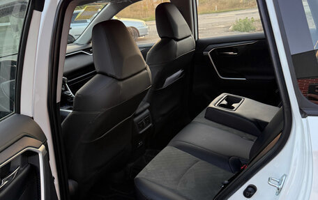 Toyota RAV4, 2025 год, 3 970 000 рублей, 8 фотография