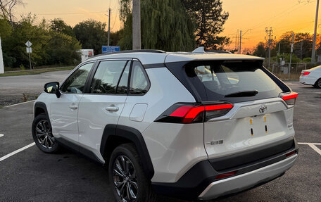 Toyota RAV4, 2025 год, 3 970 000 рублей, 15 фотография