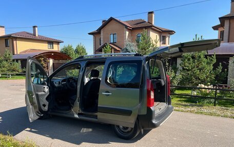 Peugeot Partner II рестайлинг 2, 2011 год, 550 000 рублей, 3 фотография