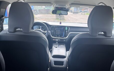 Volvo V60 II, 2019 год, 2 300 000 рублей, 6 фотография