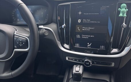 Volvo V60 II, 2019 год, 2 300 000 рублей, 5 фотография