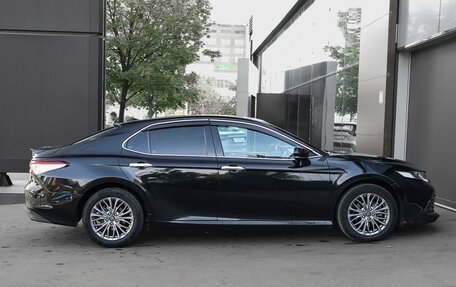 Toyota Camry, 2020 год, 2 800 000 рублей, 4 фотография