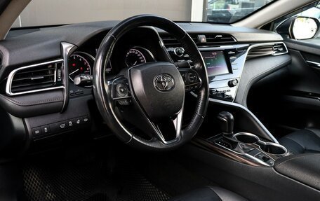 Toyota Camry, 2020 год, 2 800 000 рублей, 11 фотография